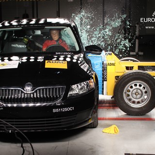 Skoda Octavia - Side crash test 2013