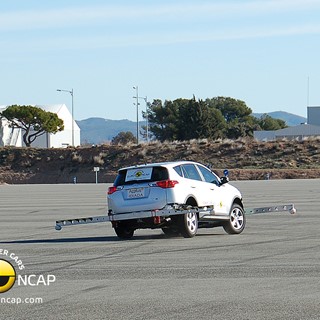 Toyota RAV4 - ESC test 2013