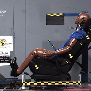 Citroën C4 Picasso - Whiplash test 2013