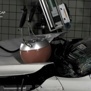 Lexus IS 300h - Pedestrian test 2013