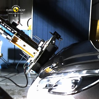 Peugeot 2008  - Pedestrian tests 2013