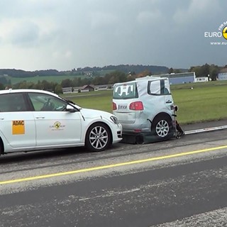 VW Golf - AEB Tests 2013