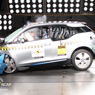 BMW i3  - Frontal crash test 2013