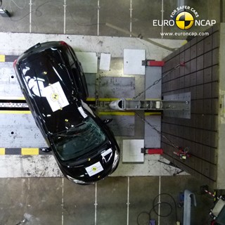 Nissan Note - Pole crash test 2013 - after crash