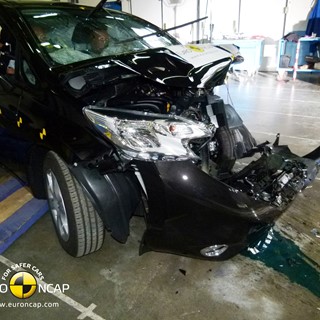 Nissan Note - Frontal crash test 2013 - after crash