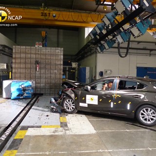 Mazda 3 - Frontal crash test 2013 - after crash