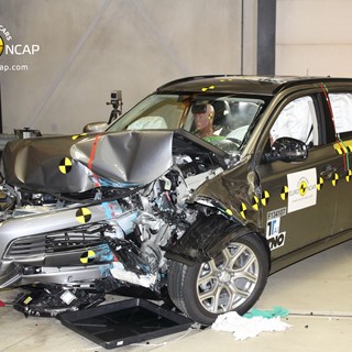 Mitsubishi Outlander PHEV - Frontal crash test 2013 - after crash