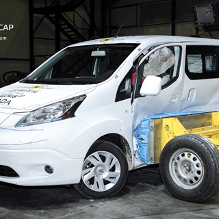 Nissan e-NV200 Evalia  - Side crash test 2014 - After Crash