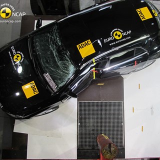 Mercedes-Benz GLA-Class  - Pole crash test 2014 - after crash