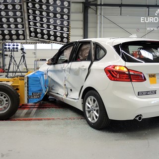 BMW 2 Series Active Tourer  - Side crash test 2014