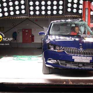 Skoda Fabia - Pole crash test 2014