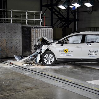 Subaru Outback - Frontal crash test 2014 - after crash