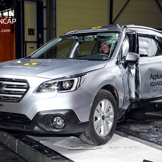 Subaru Outback  - Pole crash test 2014 - after crash