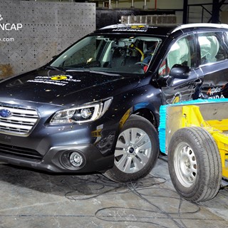 Subaru Outback  - Side crash test 2014
