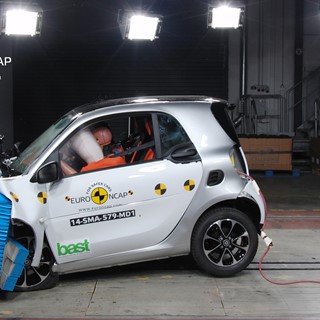 smart fortwo  - Frontal crash test 2014
