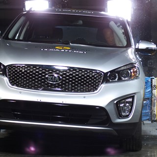 Kia Sorento  - Side crash test 2014