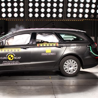 Ford Mondeo  - Frontal crash test 2014