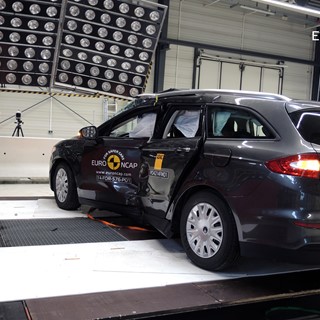 Ford Mondeo  - Pole crash test 2014 - after crash