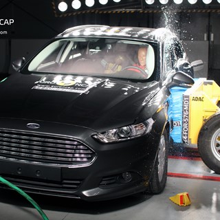 Ford Mondeo  - Side crash test 2014