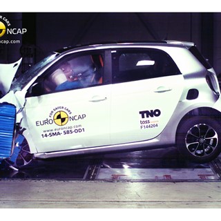 smart forfour  - Frontal crash test 2014