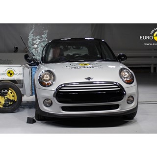 MINI Cooper  - Side crash test 2014