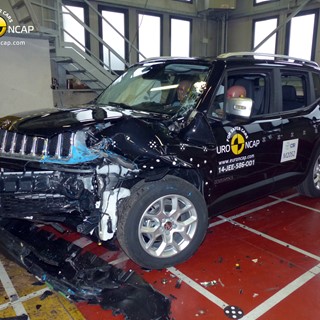 Jeep Renegade - Frontal crash test 2014 - after crash