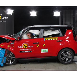 Kia Soul  - Frontal crash test 2014