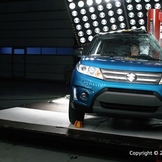 Suzuki Vitara - Pole crash test 2015