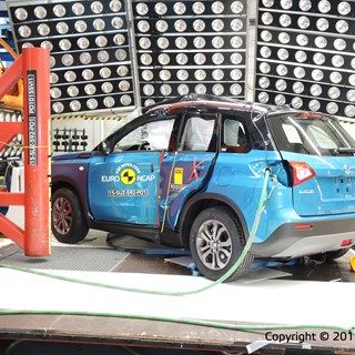 Suzuki Vitara - Pole crash test 2015 - after crash