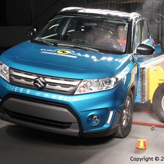 Suzuki Vitara - Side crash test 2015