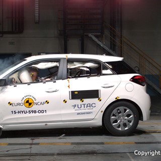 Hyundai i20  - Frontal Offset Impact test 2015