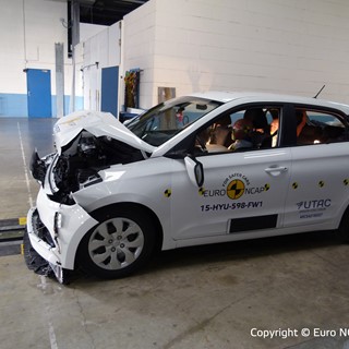 Hyundai i20 - Frontal Full Width test 2015 - after crash
