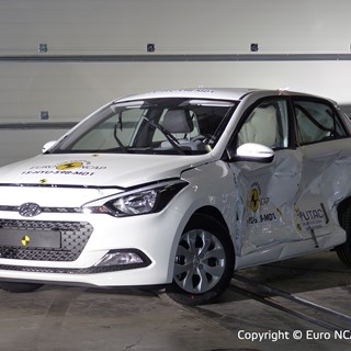 Hyundai i20  - Side crash test 2015