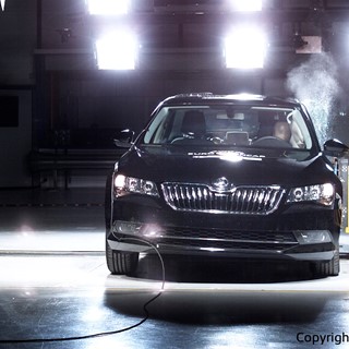 Skoda Superb  - Side crash test 2015