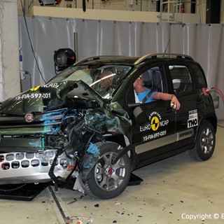 FIAT Panda Cross - Frontal Offset Impact test 2015 - after crash