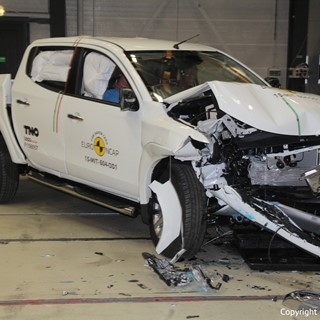 Mitsubishi L200 - Frontal Offset Impact Test 2015 - After Crash