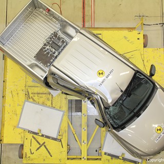 Mitsubishi L200  - Pole Crash Test 2015 - After Crash