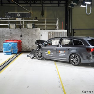 Toyota Avensis - Frontal Offset Impact test 2015 - after crash