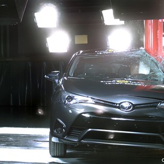 Toyota Avensis  - Pole crash test 2015 - after crash