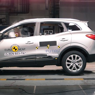Renault Kadjar - Frontal Full Width test 2015
