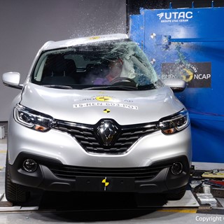 Renault Kadjar  - Pole crash test 2015 - after crash