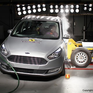 Ford Galaxy  - Side crash test 2015