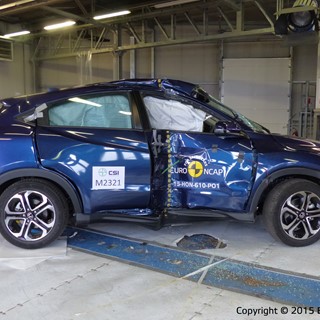 Honda HR-V - Pole crash test 2015 - after crash