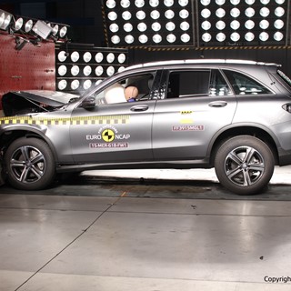 Mercedes-Benz GLC - Frontal Full Width test 2015