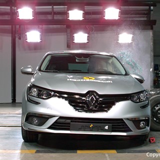 Renault Mégane - Side crash test 2015