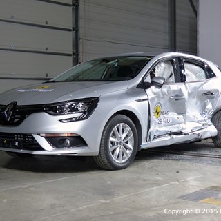 Renault Mégane - Side crash test 2015 - after crash