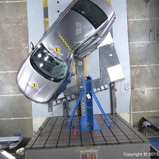 Renault Talisman - Pole crash test 2015 - after crash
