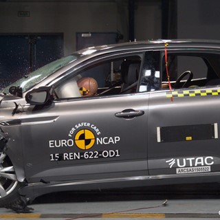 Renault Talisman  - Frontal Offset Impact test 2015