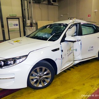 Kia Optima - Pole crash test 2015 - after crash