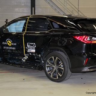 Lexus RX - Side crash test 2015 - after crash